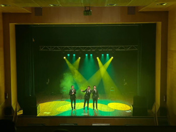 Trivox, tributo a Il Divo, pone en pie al público abderitano en el Centro Cultural